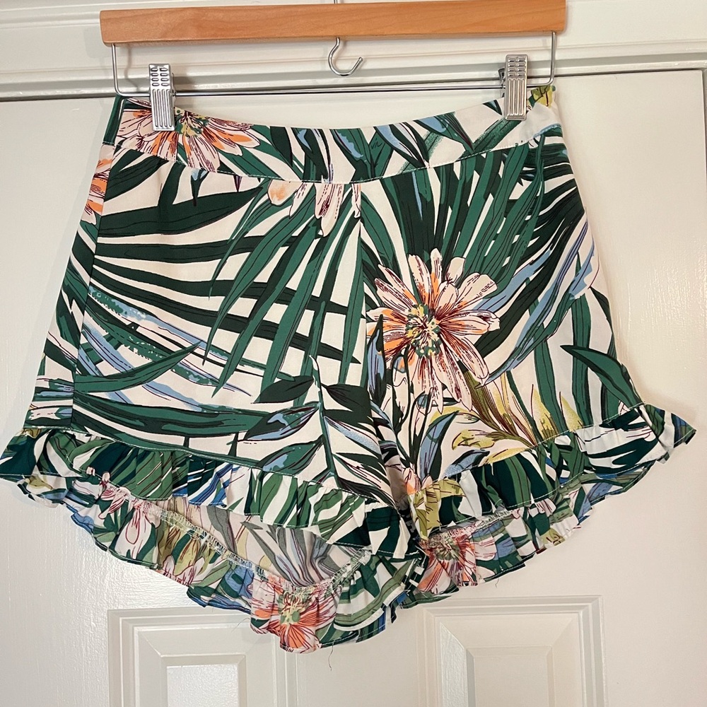 Tropical Floral Print Women's Shorts with Ruffle Hem